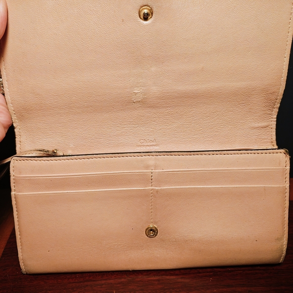 Elegant Cream Clutch with Bow Accent - Picture 3 of 4